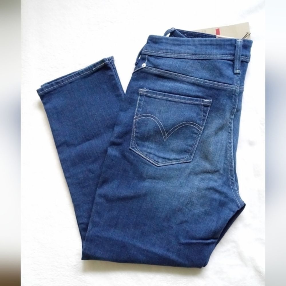 Levis Mid Rise Skinny Crop Jeans